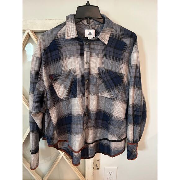 BDG Urban Outfitters size small oversized cropped flannel shirt button down - Picture 1 of 3